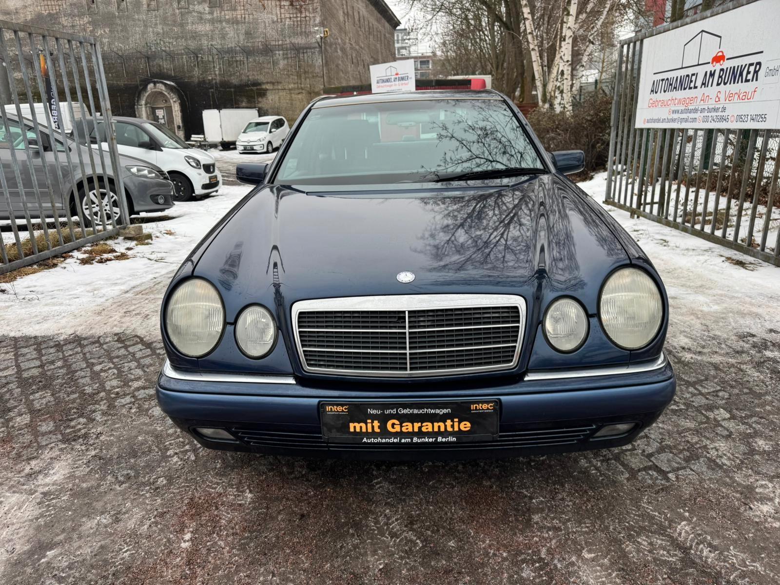 Mercedes-Benz E 200 ELEGANCE