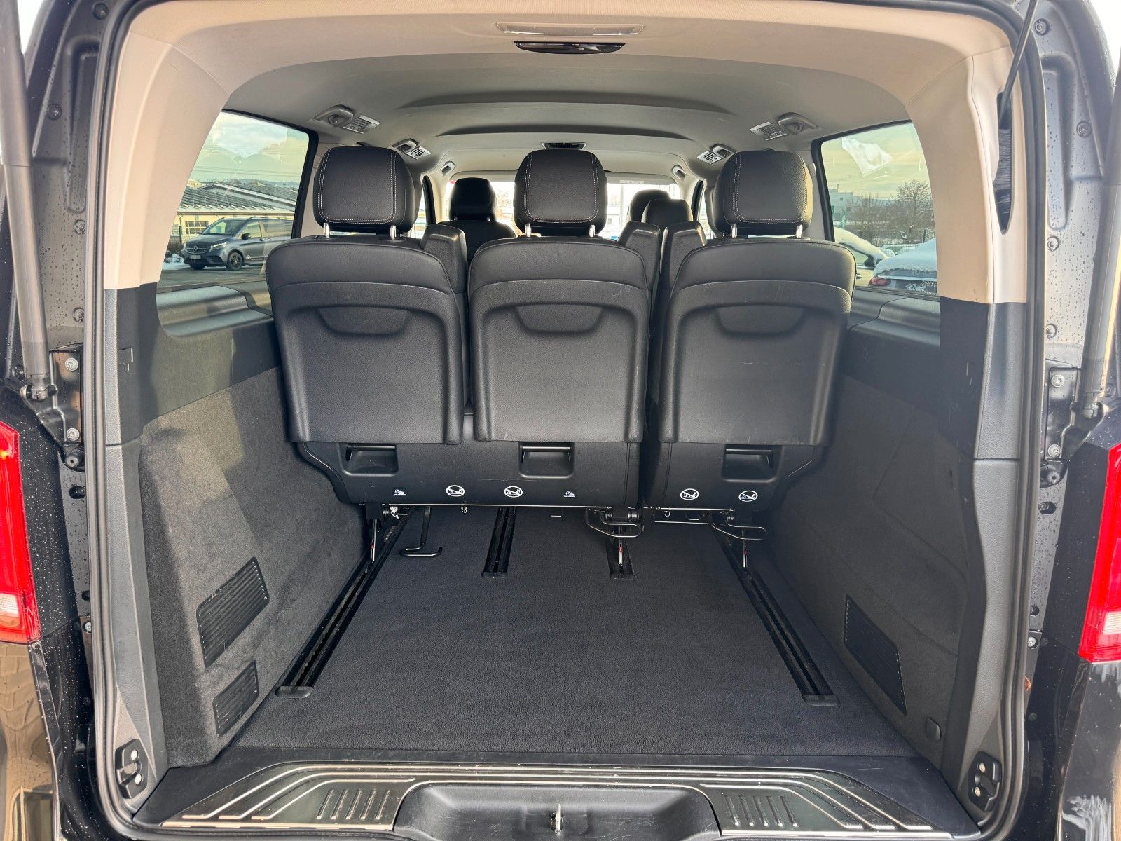 Fahrzeugabbildung Mercedes-Benz V 300 d AVA Extral AIRMATIC Standheiz 360Kamera