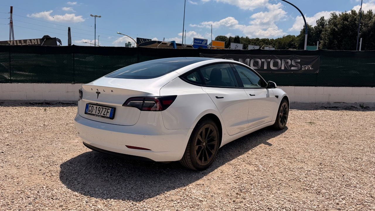 Tesla Model 3 Standard RWD Plus imagem 3