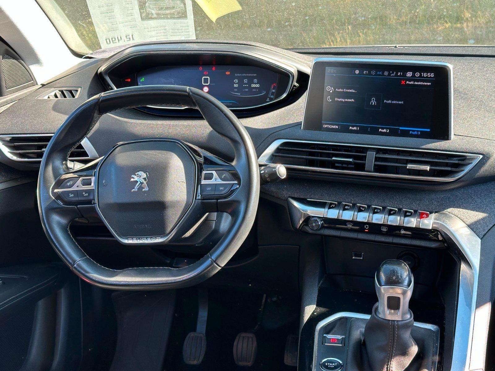 Peugeot 3008 Allure NAVI. KAMERA. PDC. KEYLESS