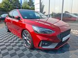 Ford Focus Lim ST*Alcantara*LED*19zoll*206kw*Tüv Neu - Ford Focus: St2