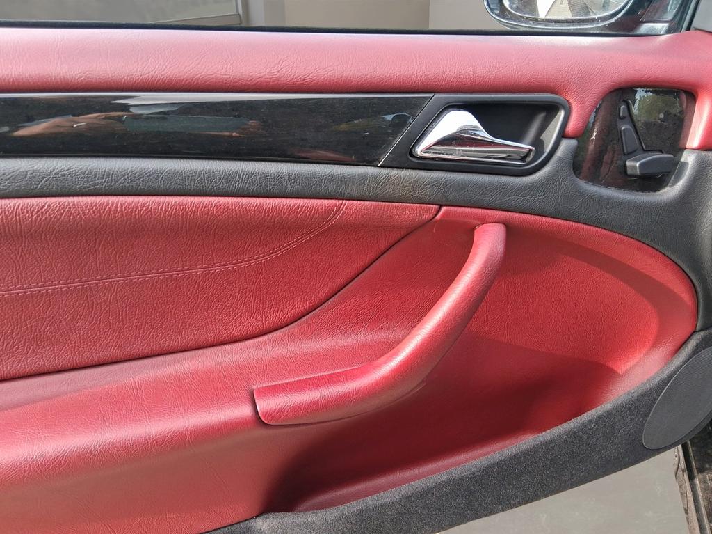 Mercedes-Benz CLK 200