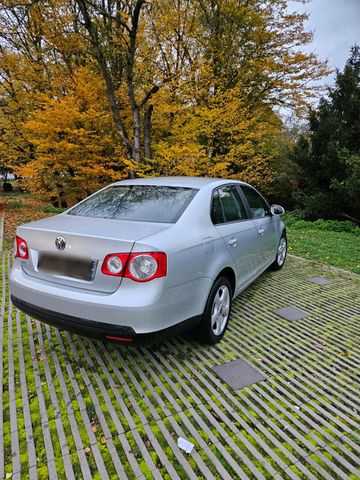 Volkswagen Jetta 1.6 Tüv 07/2026* wenig Ki...