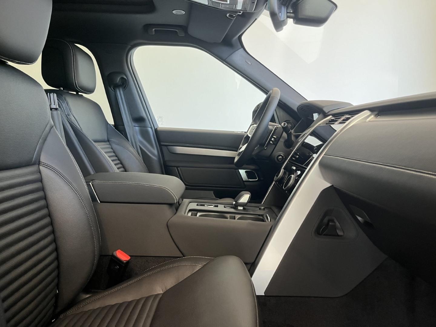 Land Rover Discovery D250 Dynamic SE Luftfederung AHK