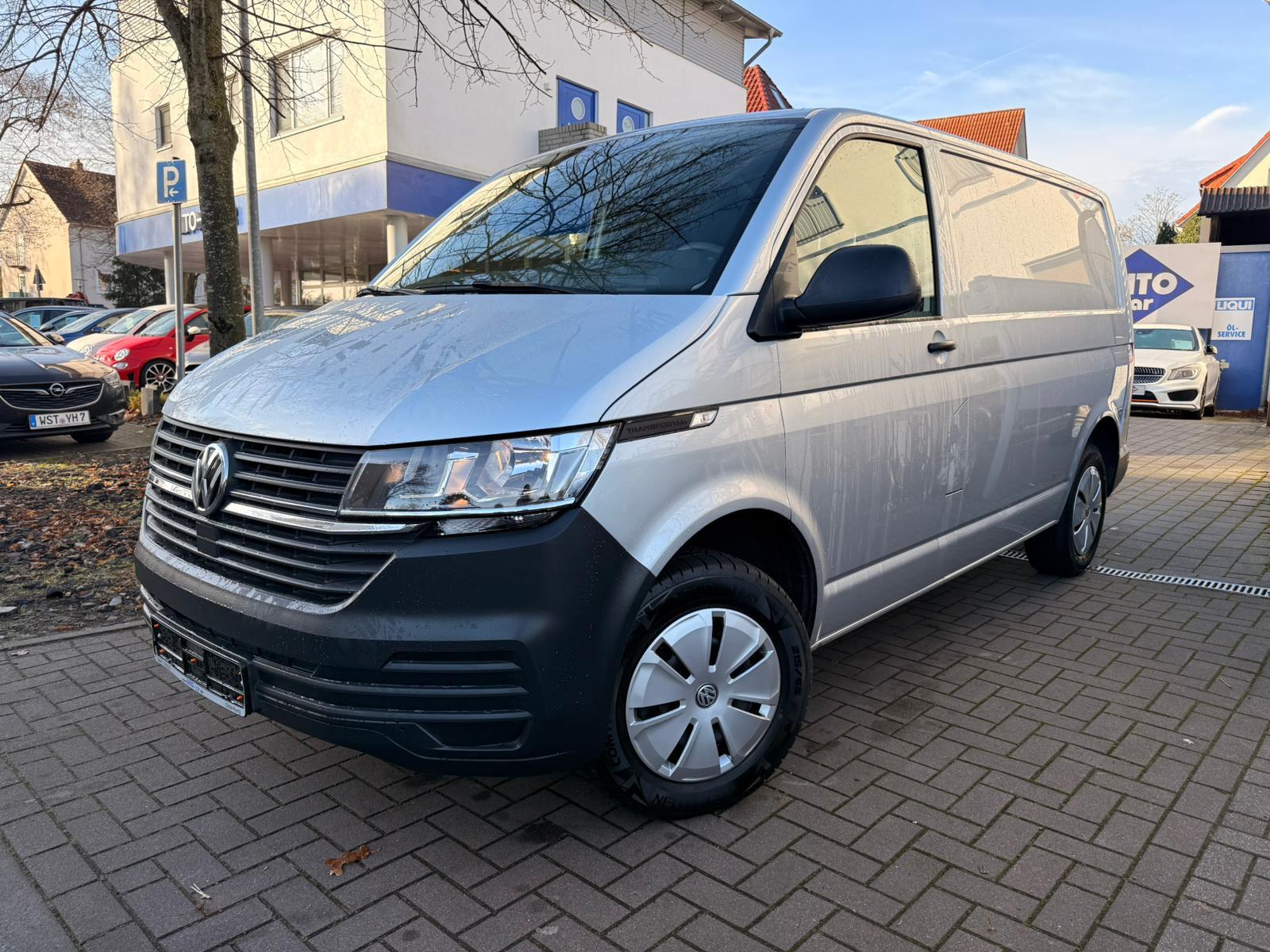 Volkswagen T6.1 Transporter Kasten FWD/Klima/AHK/PDC/