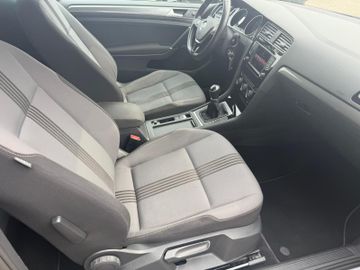 Volkswagen Golf - 10