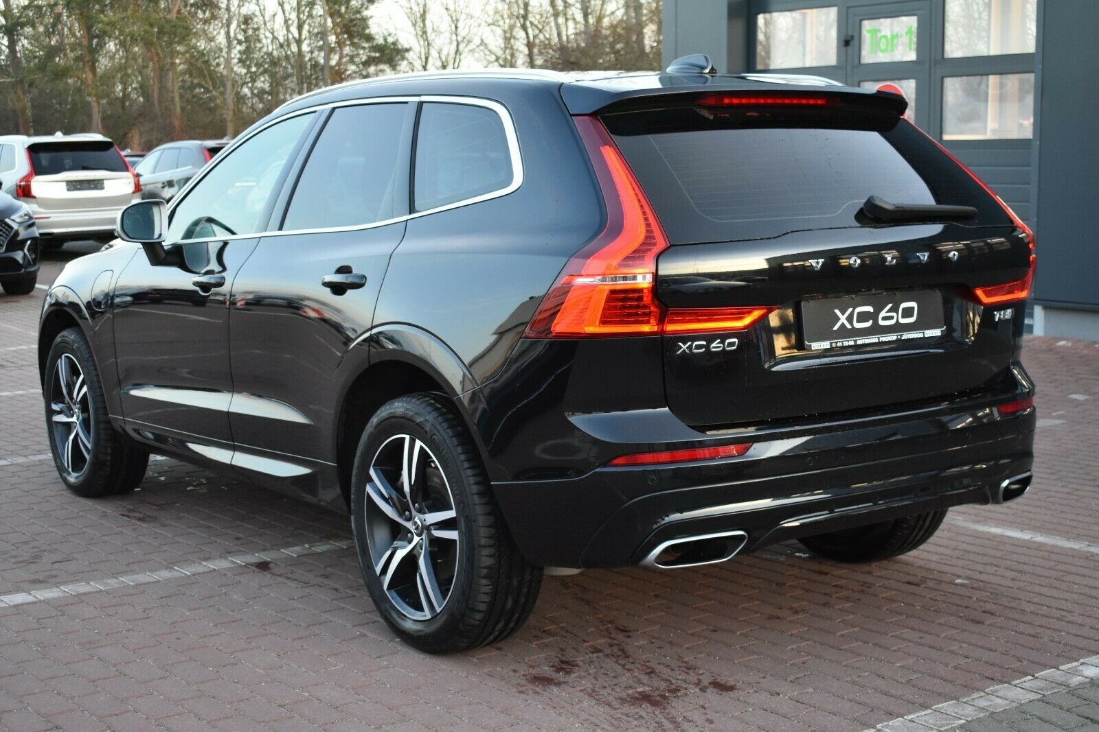 Fahrzeugabbildung Volvo XC60 T8 Twin Engine R-Design*RFK*Lhzg*Mietkauf