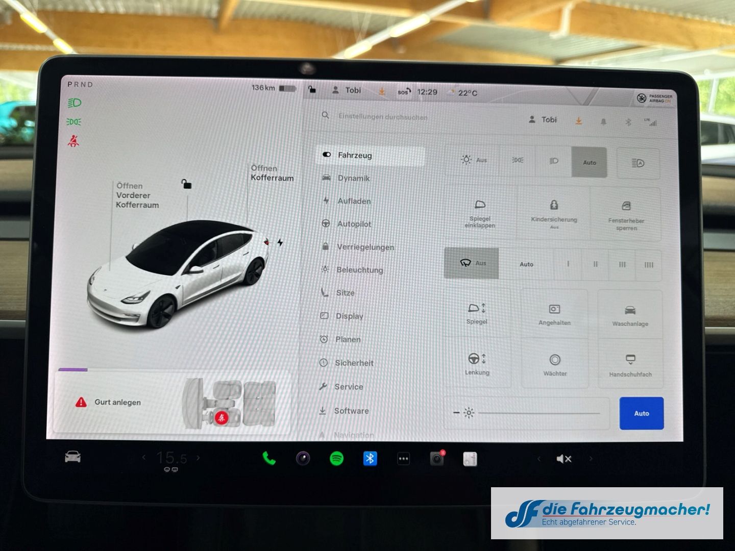 Fahrzeugabbildung Tesla Model 3 Basis RWD Soundsystem ACC El. Heckklappe
