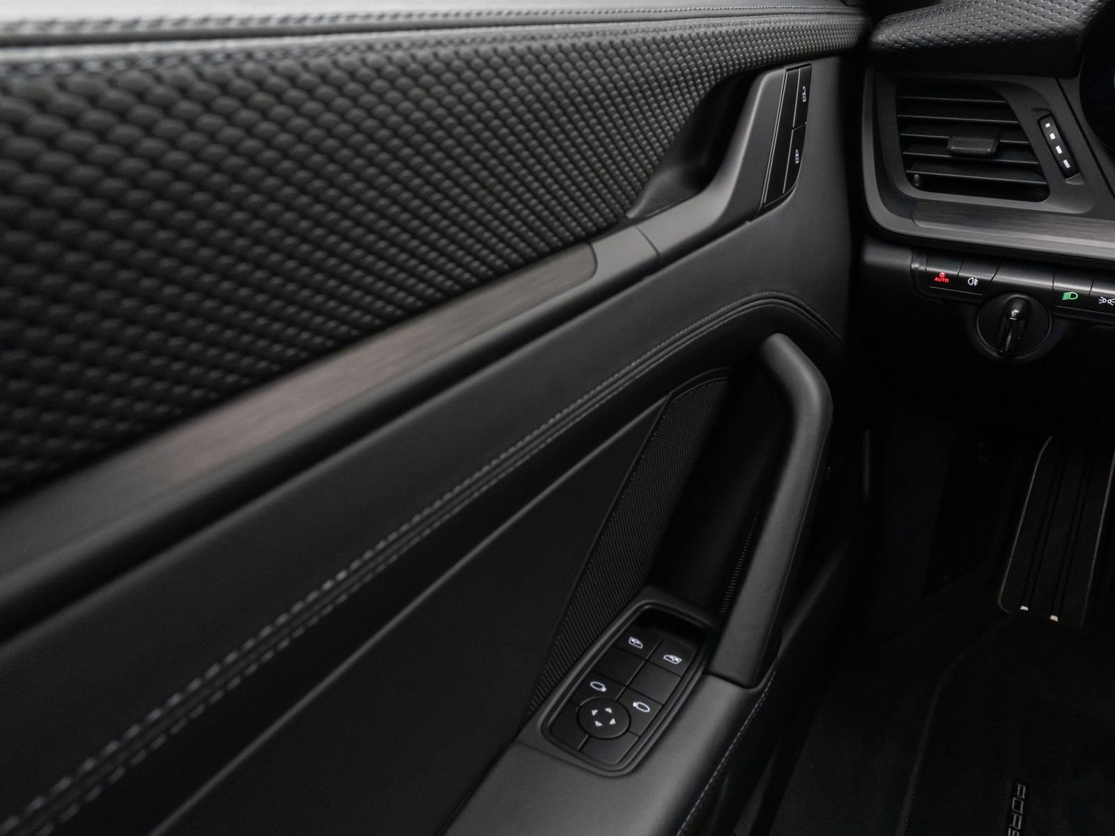 Fahrzeugabbildung Porsche 992 GT3 Touring Sport Chrono Keramik Lift PASM