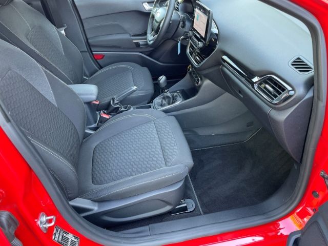 Fahrzeugabbildung Ford Fiesta 1.0 EcoBoost Titanium Sitzheizung, Einpar