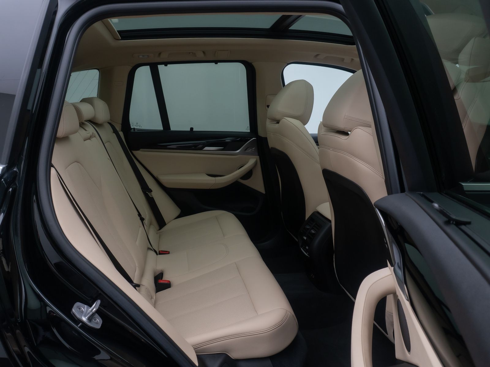 Fahrzeugabbildung BMW X3 xD30d H/K DAB Kamera Leder Panorama MSport