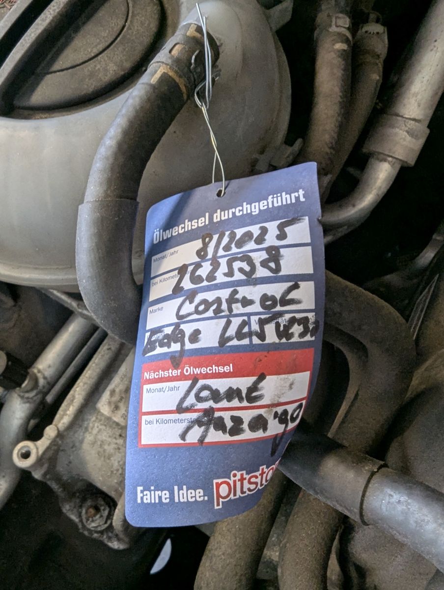 Fahrzeugabbildung Volkswagen Touran 1.4 TSI DSG Comfline 7-Sitze Navi