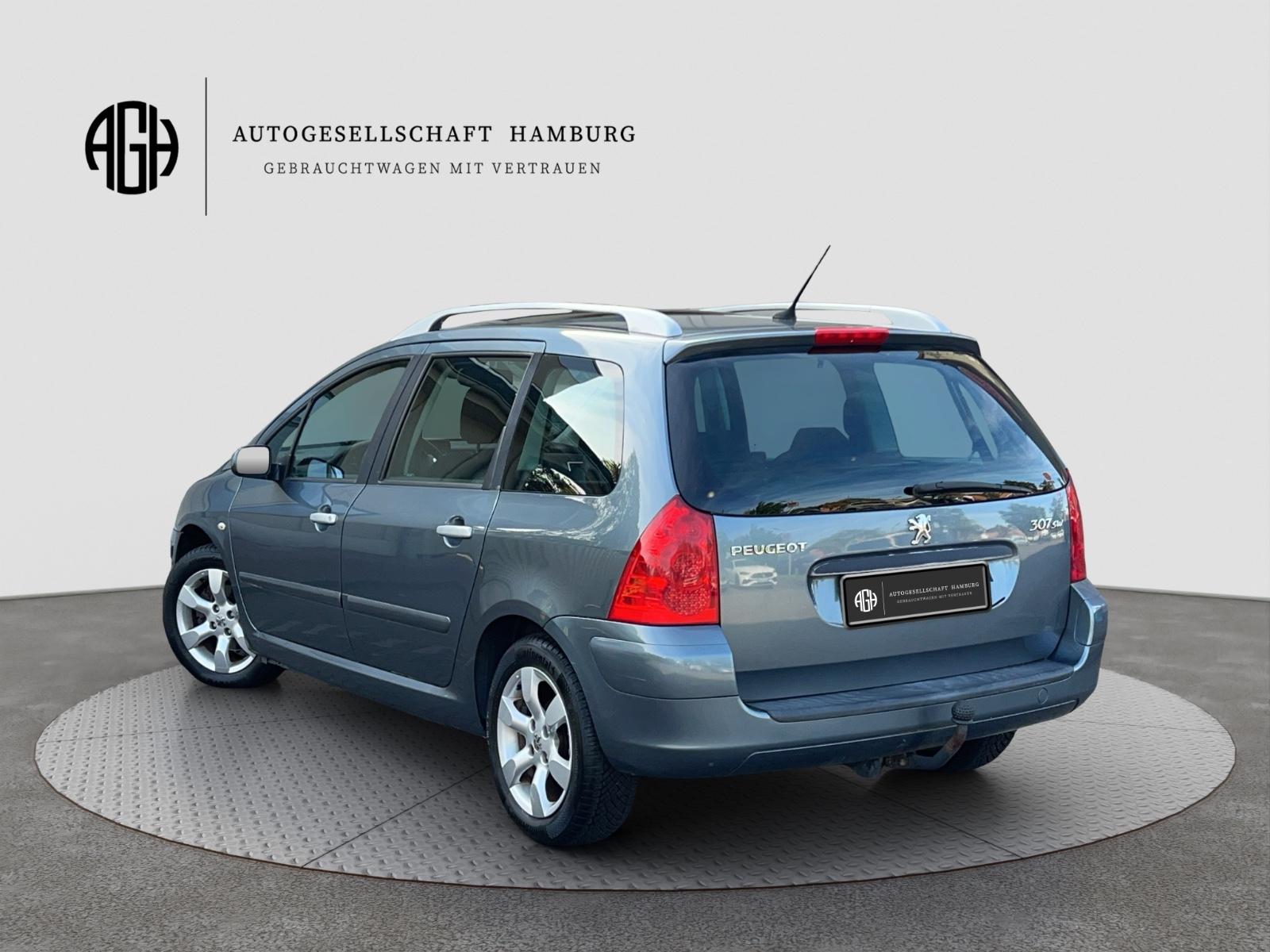 Peugeot 307 2005 — rear view