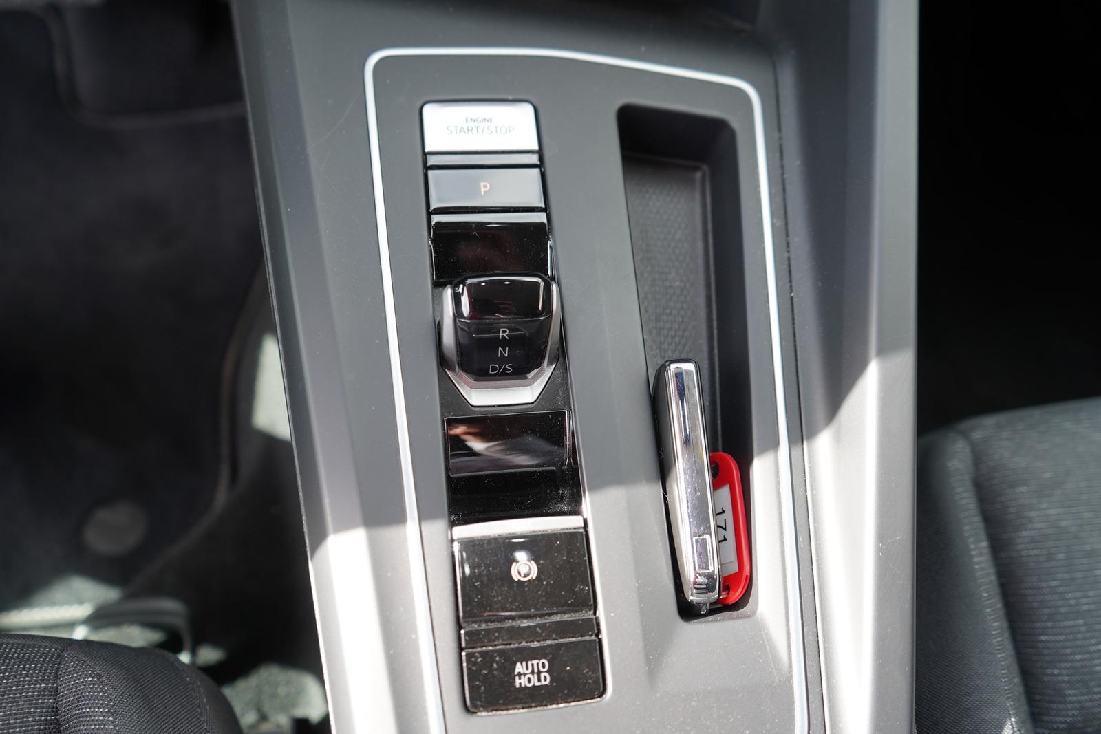 Volkswagen Golf VIII Variant Life eTSI LED Navi App-Connect