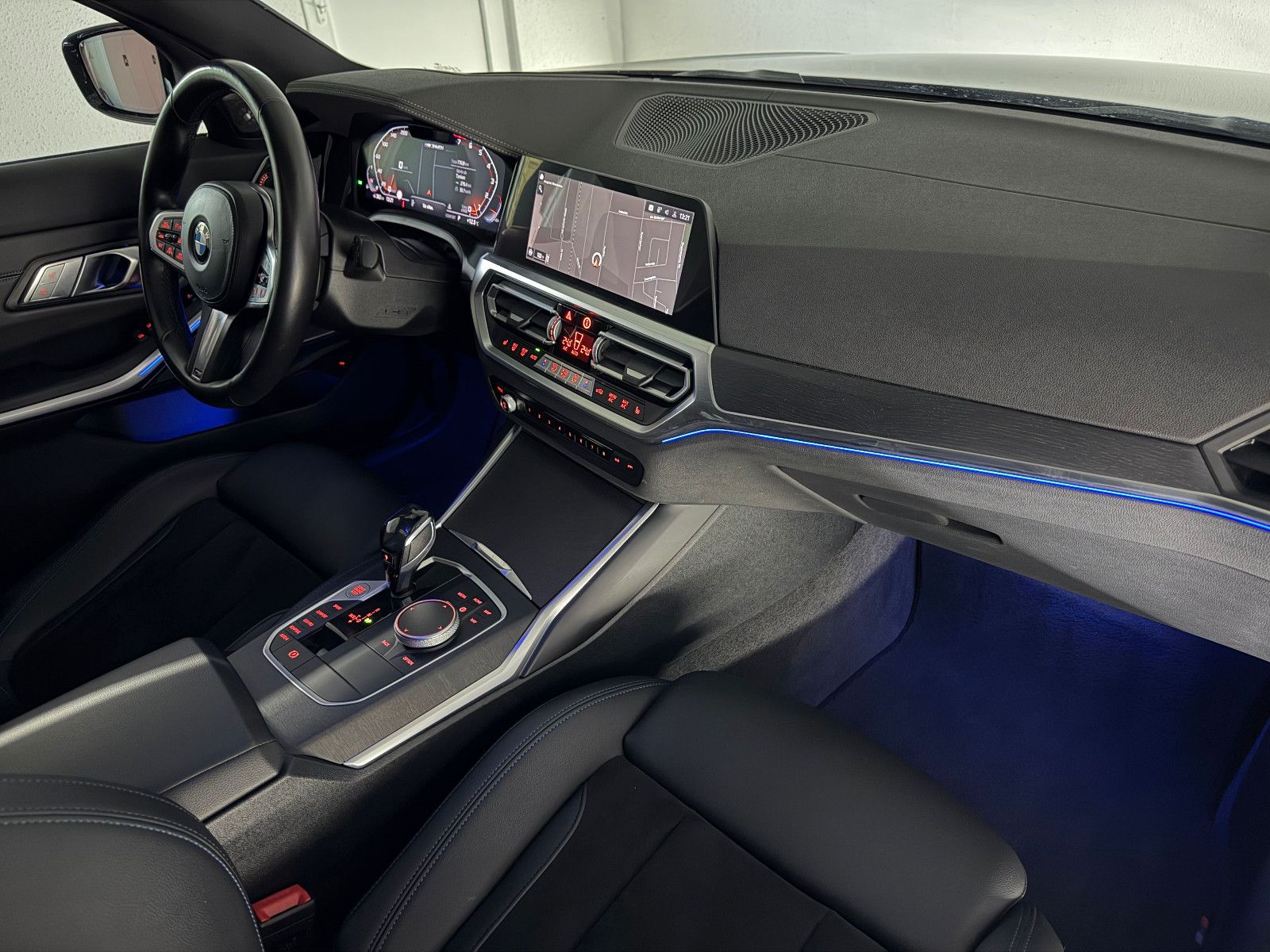 Fahrzeugabbildung BMW M340 i xDrive/PANO/HuD/H&K/VRTL/LASER/DE FZG