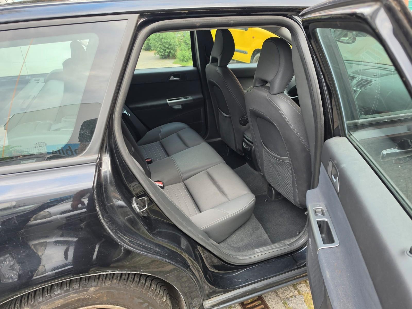 Volvo V50 2006 — photo 14