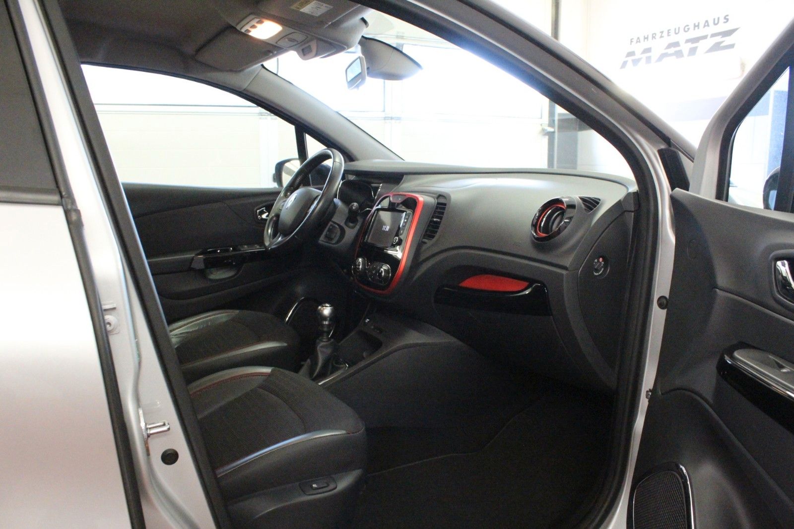 Fahrzeugabbildung Renault Captur dci 110  Xmode   *Navigation *Klima*PDC*