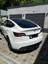 Tesla Model Y  Dual Motor AWD - Tesla Model Y