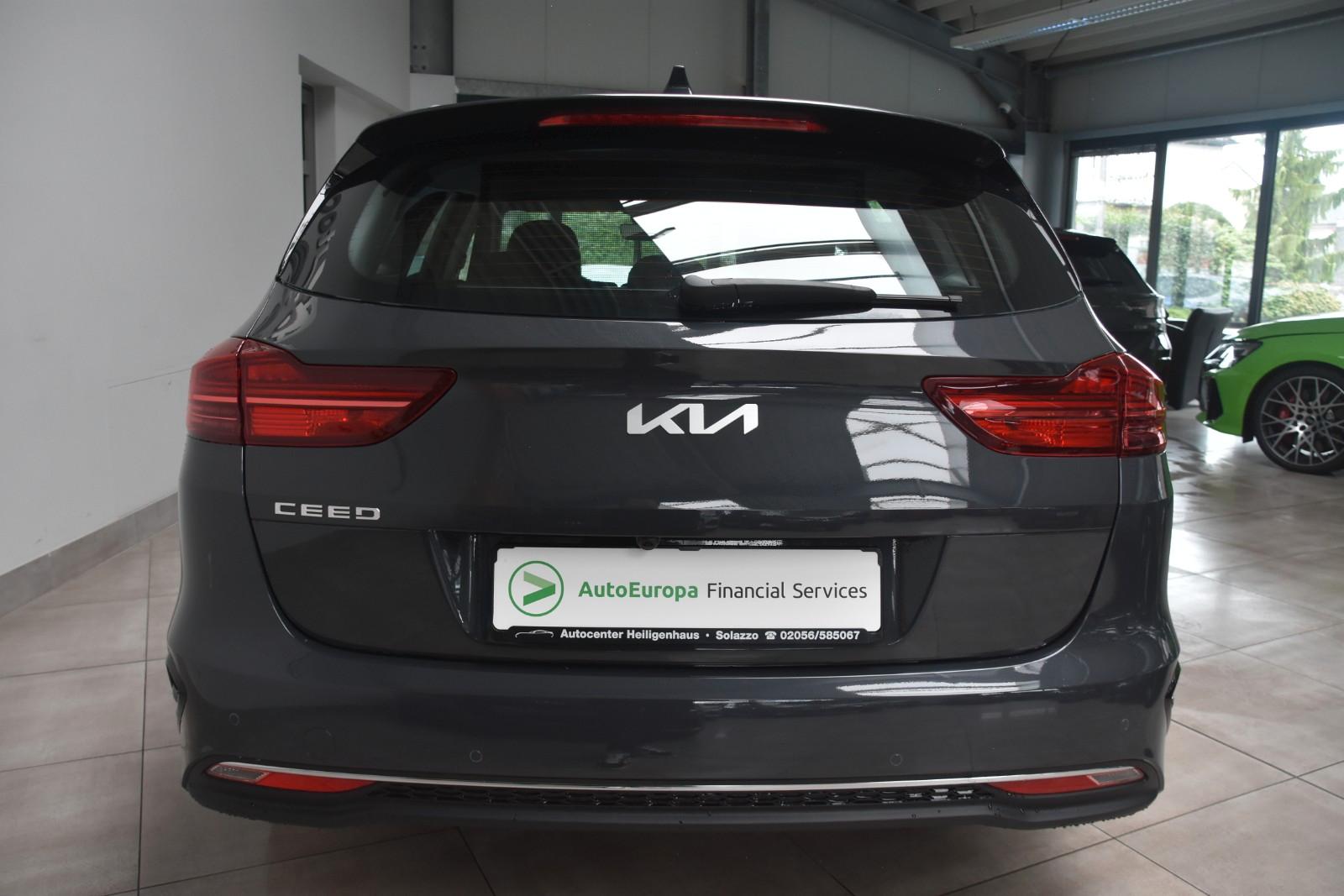 Kia Ceed SW Ultimate Edition DCT Navi Kamera SCC