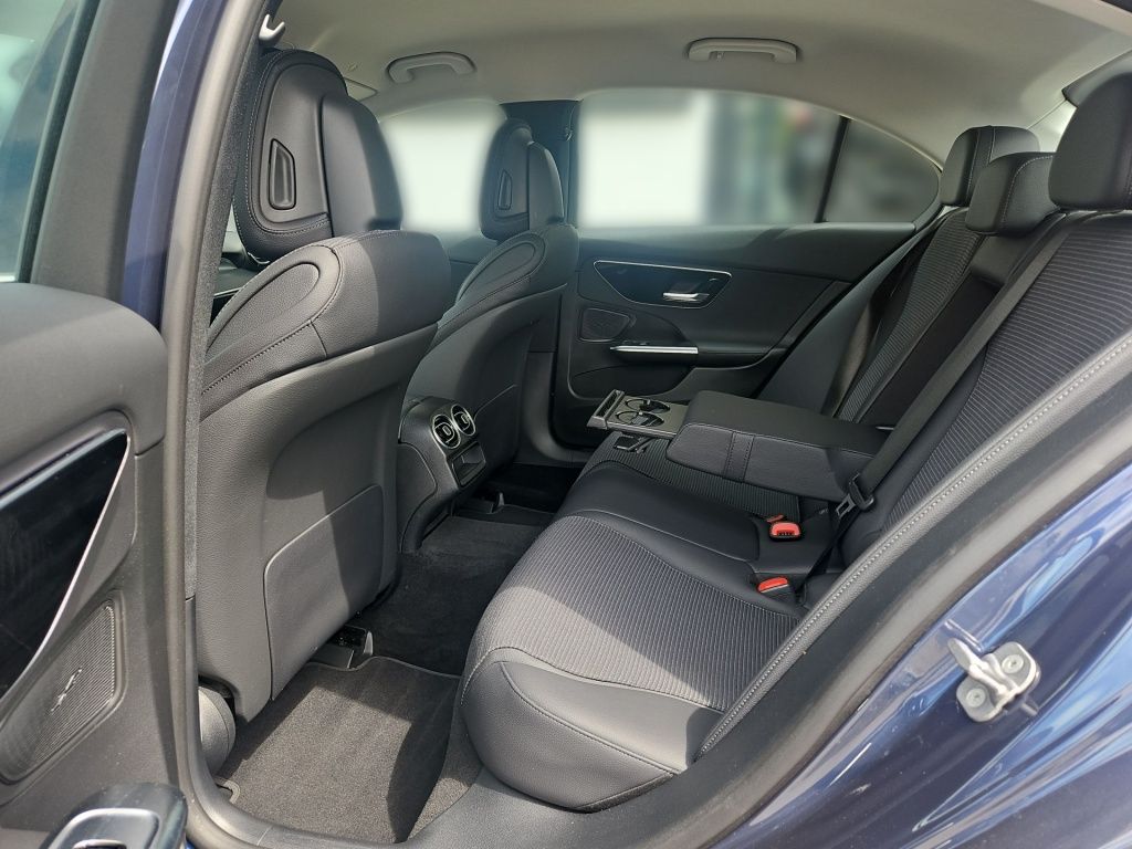 Fahrzeugabbildung Mercedes-Benz C 200 Avantg. ACC LED Navi Winterpaket 360° DAB