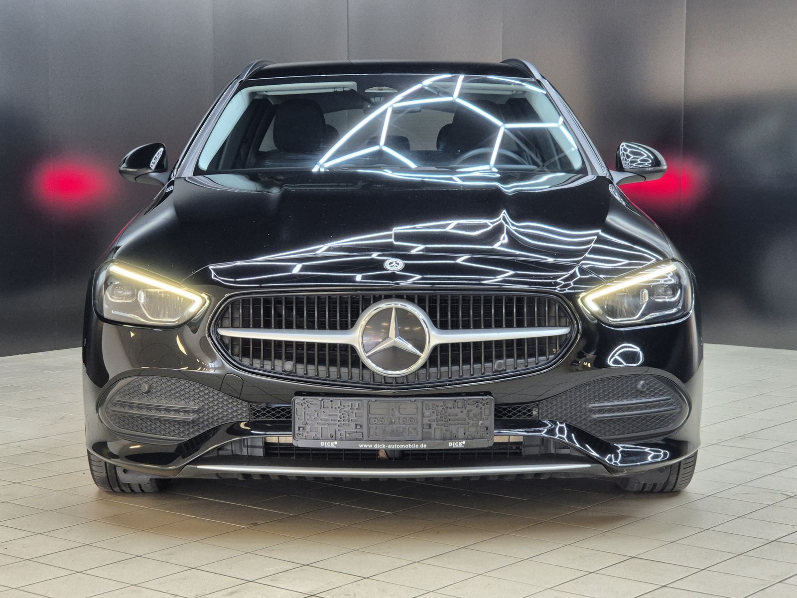 Fahrzeugabbildung Mercedes-Benz C 180 T CGI 9G NAVI+LED+SHZ+KAMERA+TEMP+DAB+LM