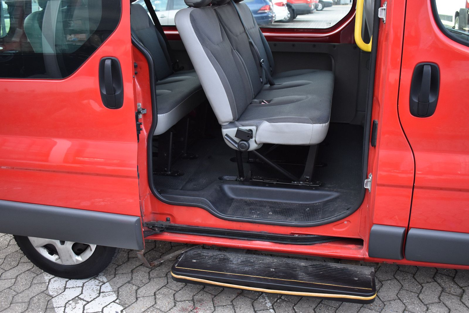 Fahrzeugabbildung Opel Vivaro Kombi L1H1 2,7t *8003