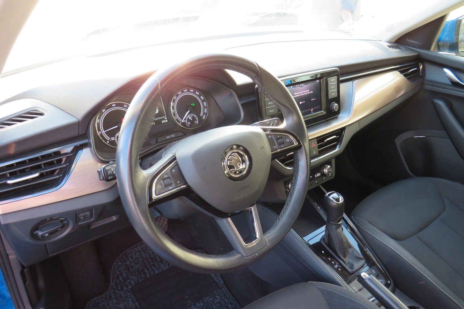 Fahrzeugabbildung SKODA Kamiq Ambition DSG LED AHK GRA PDC SITZH.