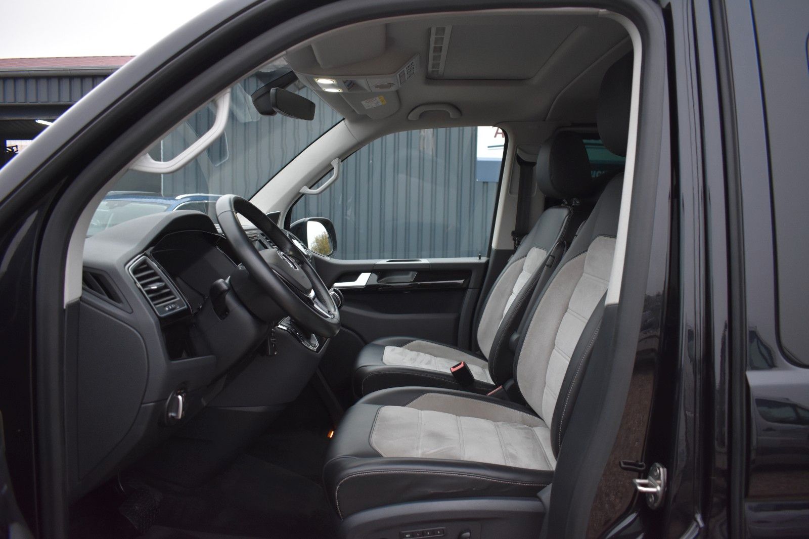 Fahrzeugabbildung Volkswagen T6 Multivan Highline 4Motion DYNAUDIO 1 Hand ACC