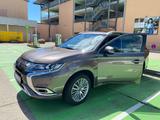 Mitsubishi Plug-in Hybrid Outlander - scheckheftgepflegte Mitsubishi Plug-in Hybrid Outlander