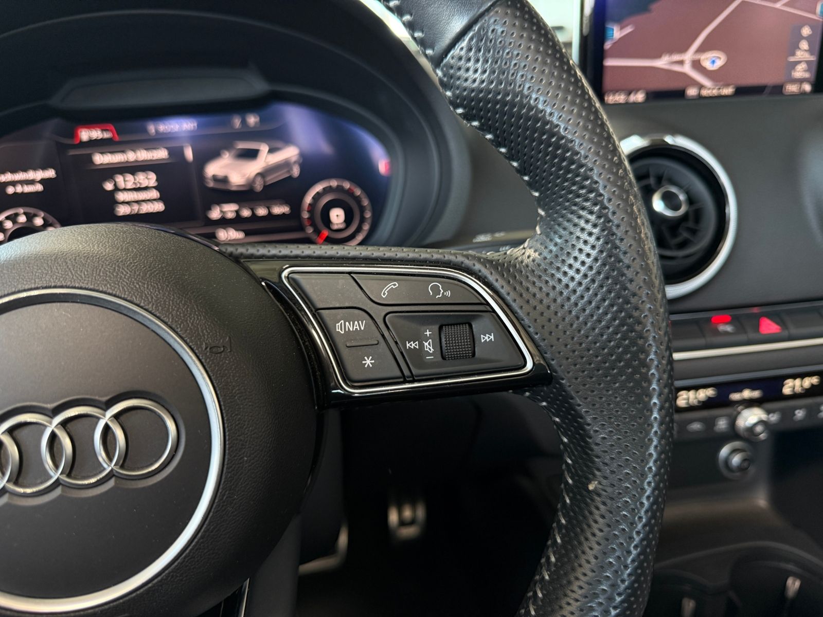 Fahrzeugabbildung Audi A3 Cabriolet S line 35 TFSI KAM LED NAVI