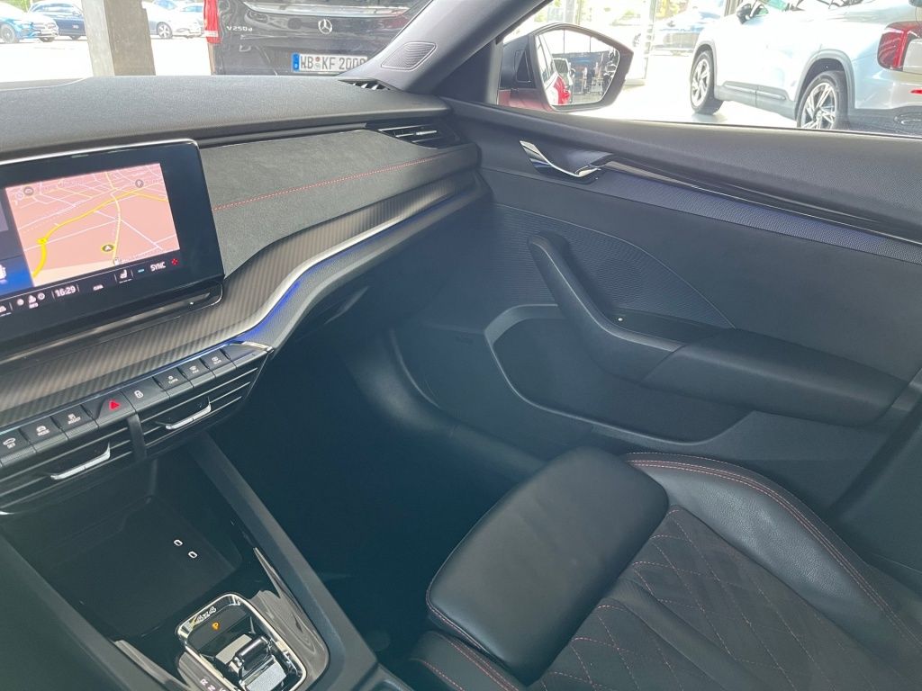 Fahrzeugabbildung SKODA Octavia Combi 2.0 TDI DPF RS Plus 4x4 (EURO 6d)