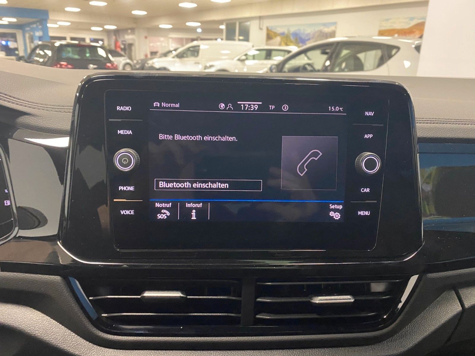 Fahrzeugabbildung Volkswagen T-Roc 2.0 TSI DSG 4MOTION R-Line+AHK+Black Style