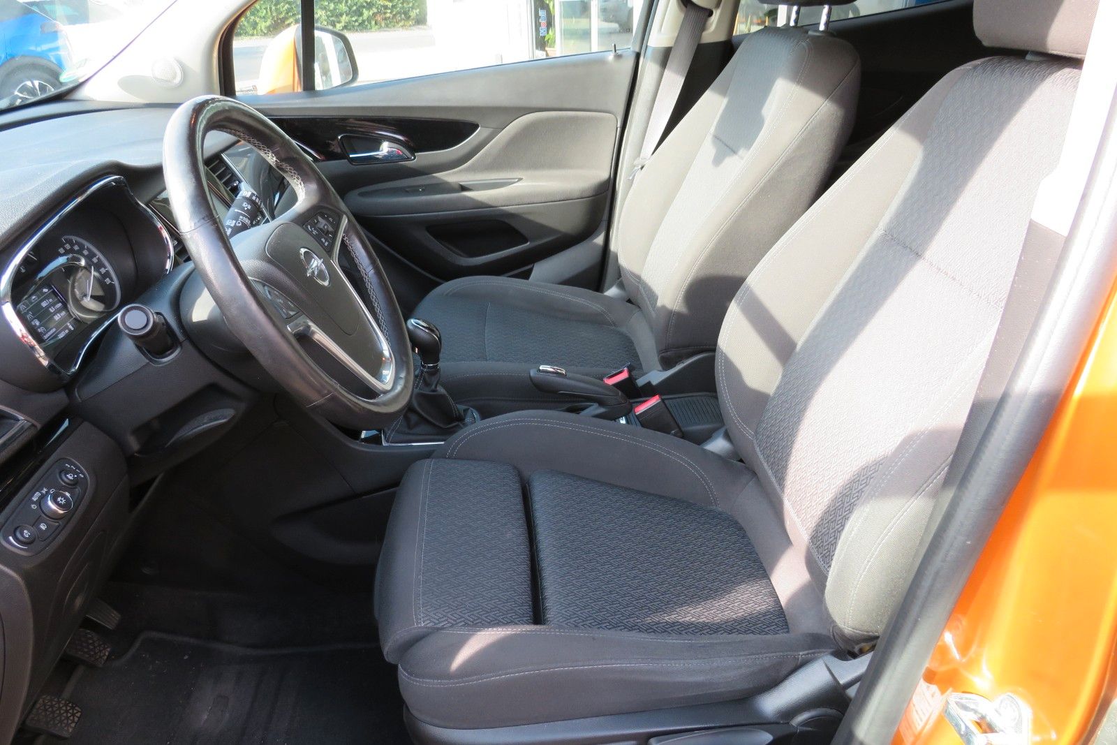 Fahrzeugabbildung Opel Mokka X ACTIVE KAMARA SITZH. GRA PDC APP-CON.