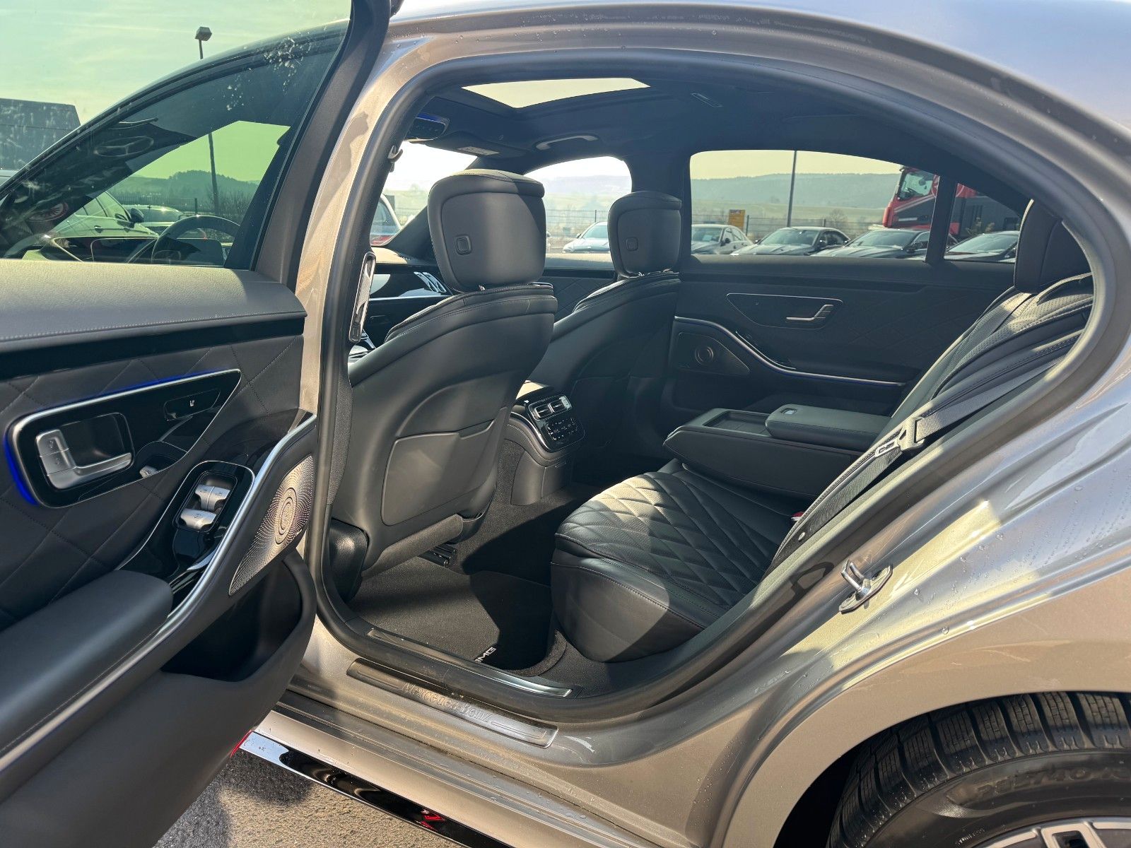 Fahrzeugabbildung Mercedes-Benz S 450 4M L AMG+Pano+3D+Digital+Burm+HUD+TV+AirM