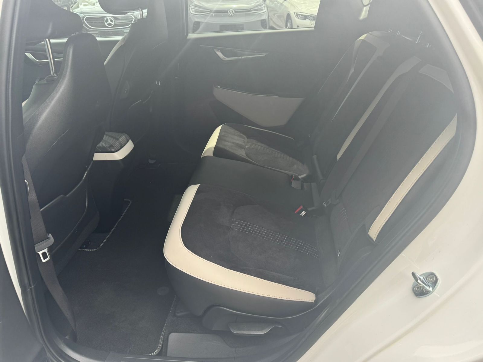 Fahrzeugabbildung Kia EV6 GT-Line 4WD WERKSGA+PANO+MEMO+HEAD+ACC+360°