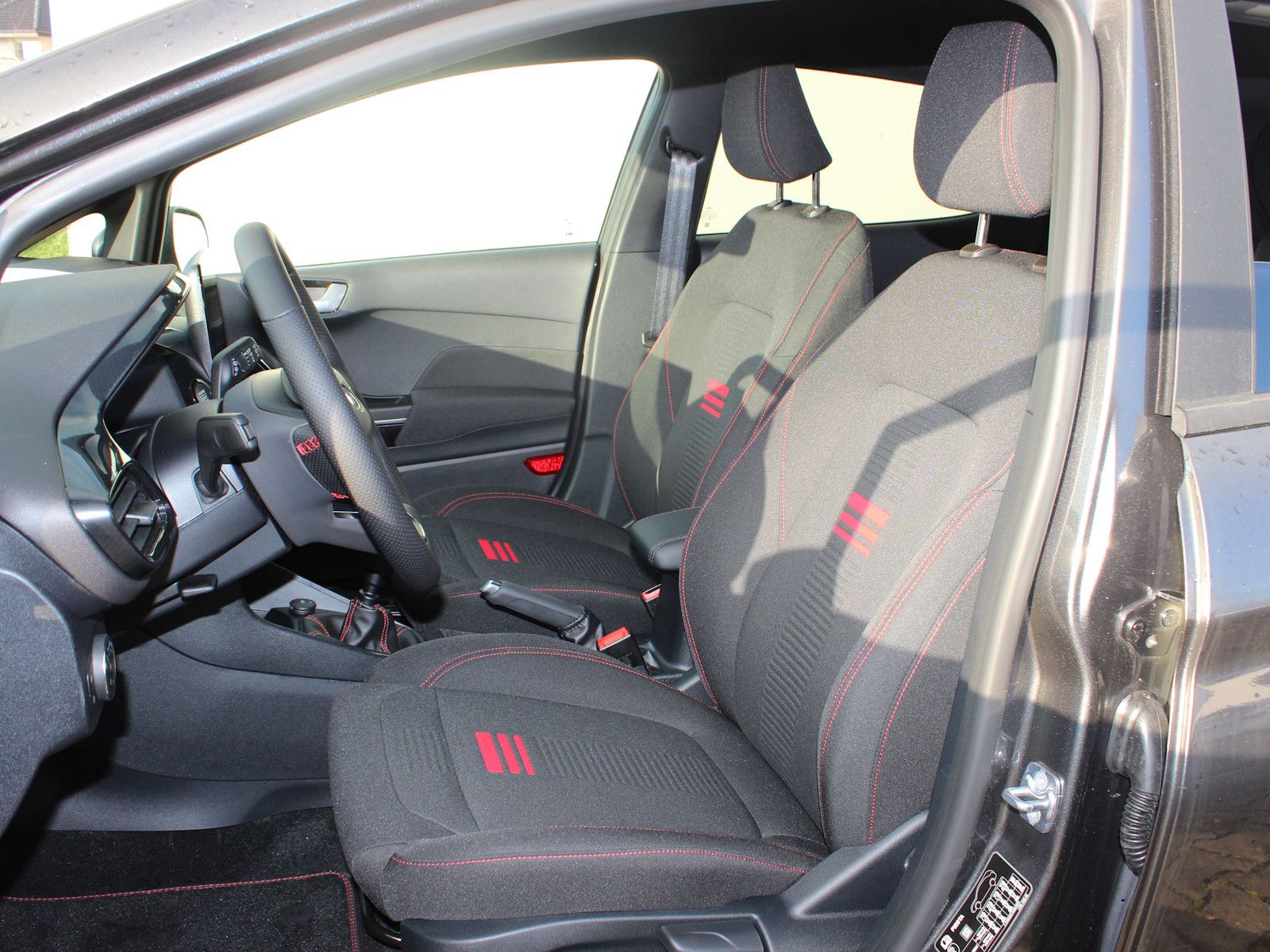 Fahrzeugabbildung Ford Fiesta ST-Line X 1,0 EcoBoost Hybrid