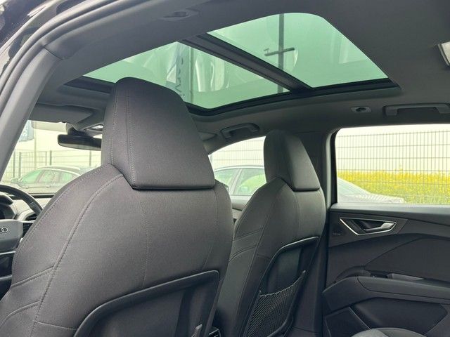 Q4 40 e-tron basis 150 S-Line LED NAVI