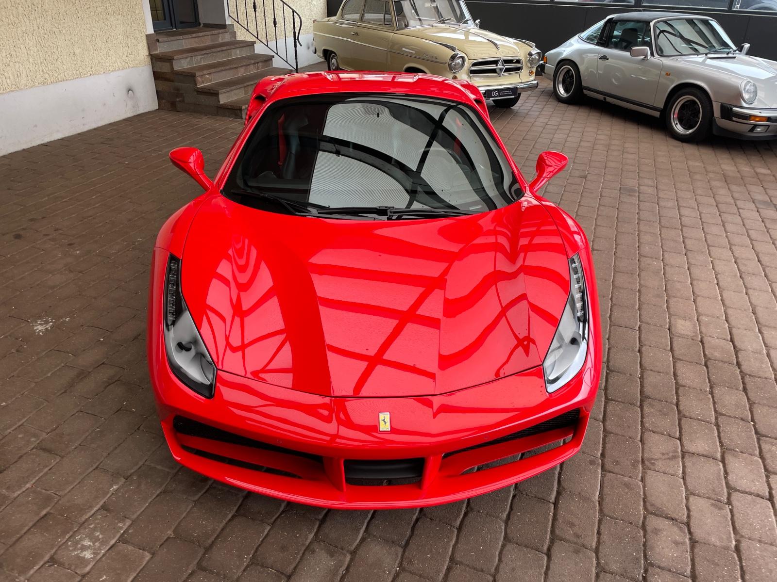 Ferrari 488 Spider Racing-Seats /  Carbon / Titan