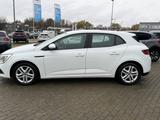 Renault Megane IV 1.2 TCe 130 Play SHZG Klima AHK - Renault Megane Play mit Benzin-Antrieb