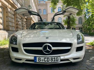 2010 Mercedes-BENZ SLS AMG — фото 3