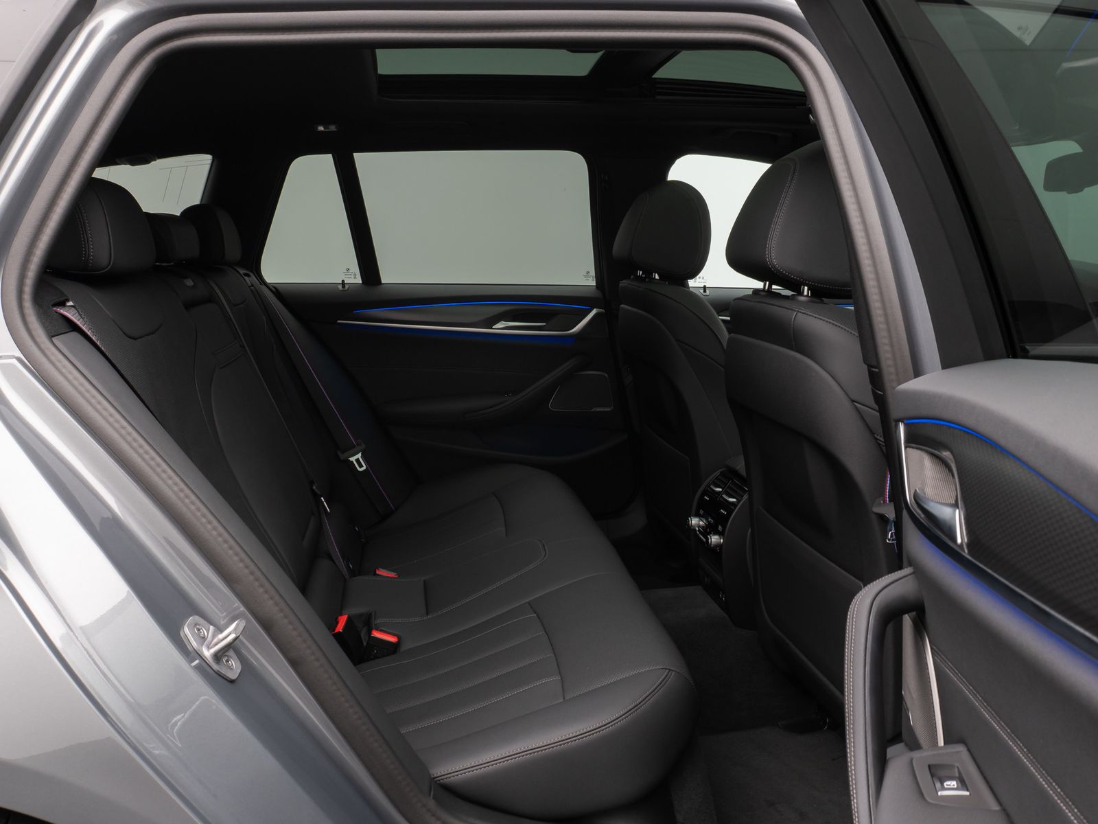 Fahrzeugabbildung BMW 530d M Sport Panorama 360°DAB H/K Komfort 20Zoll