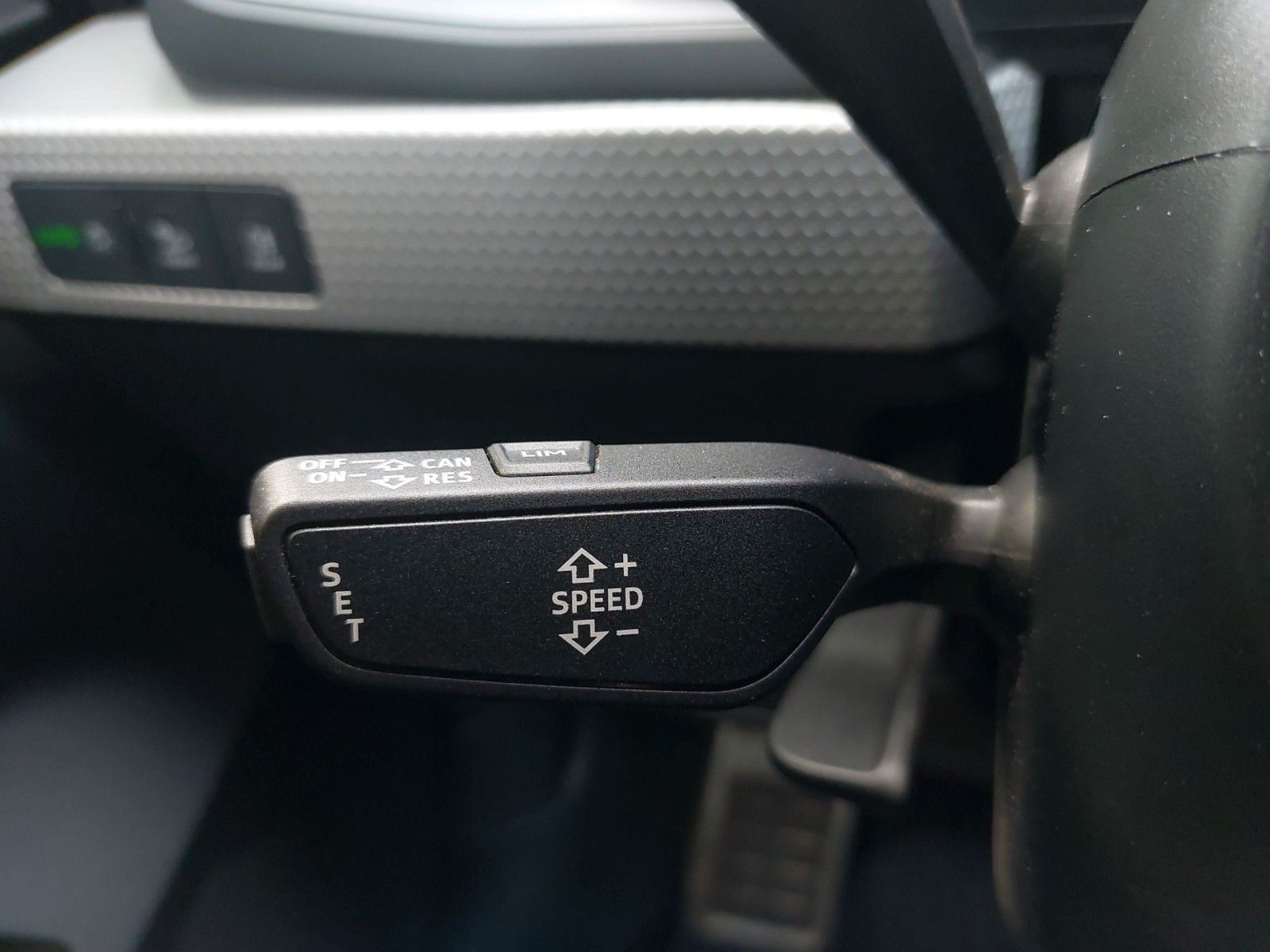 Audi SPORTBACK 40 TFSI S LINE LED SHZ SPORT-FAHRWERK – Bild 19