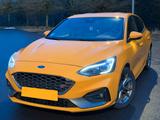 Ford Focus 2,3 EcoBoost ST Styling-Paket *Milltek* - Ford Focus: Styling