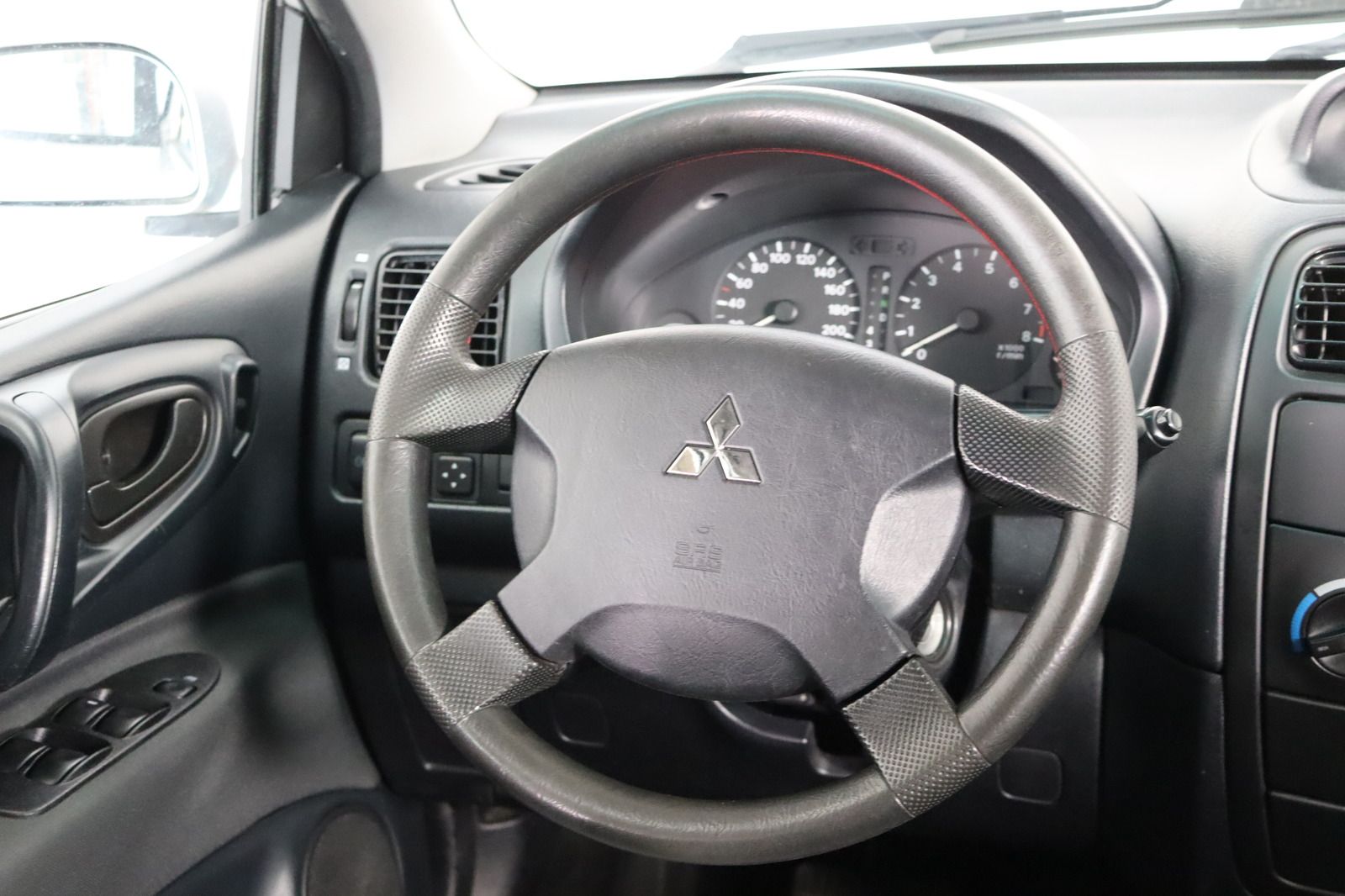 Fahrzeugabbildung Mitsubishi Space Star 1.6 Comfort Automatik HU/AU neu