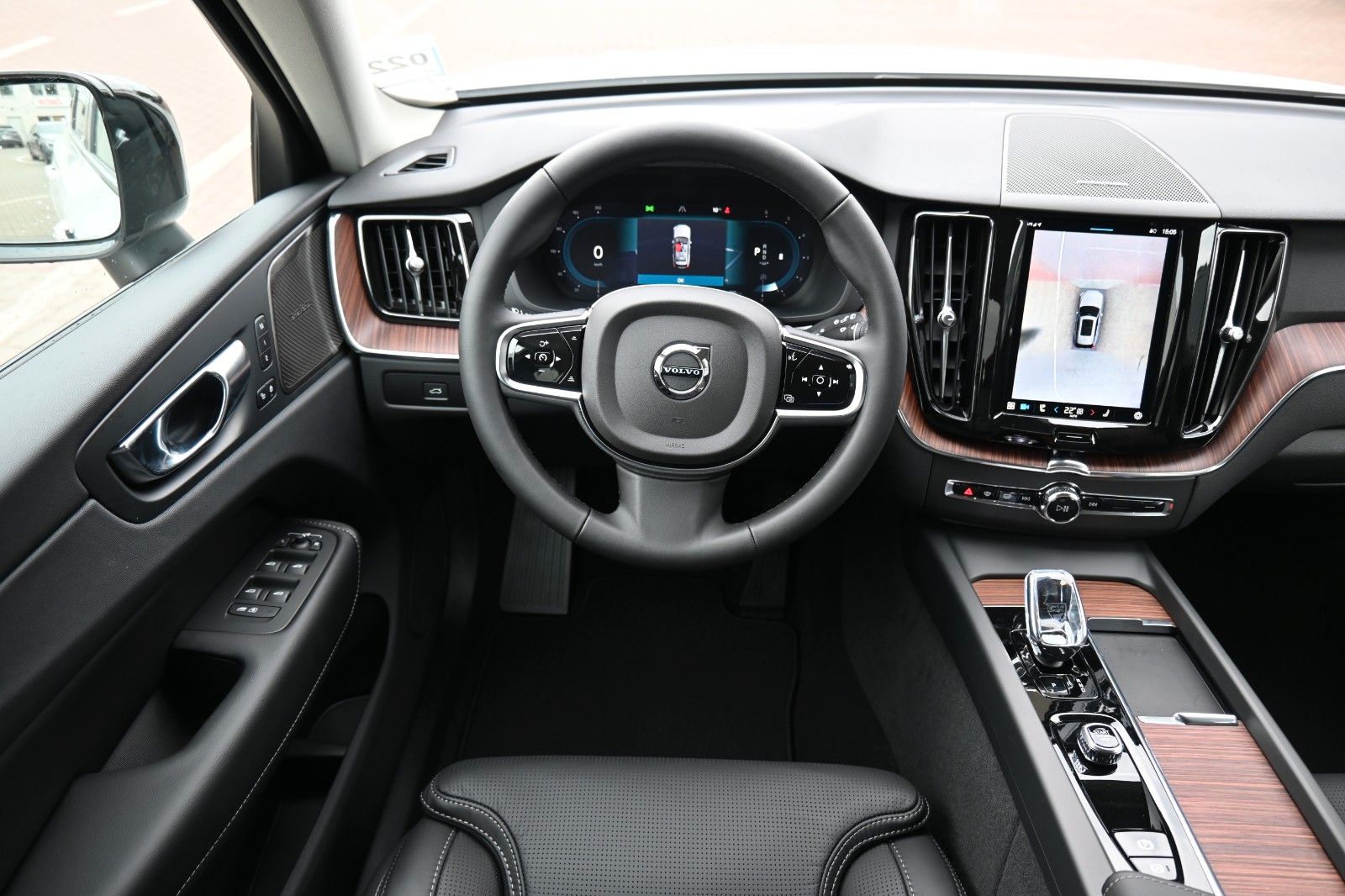 Fahrzeugabbildung Volvo XC60 B4 D Autom. Plus Dark*STDHZG*360°*H&K*ACC