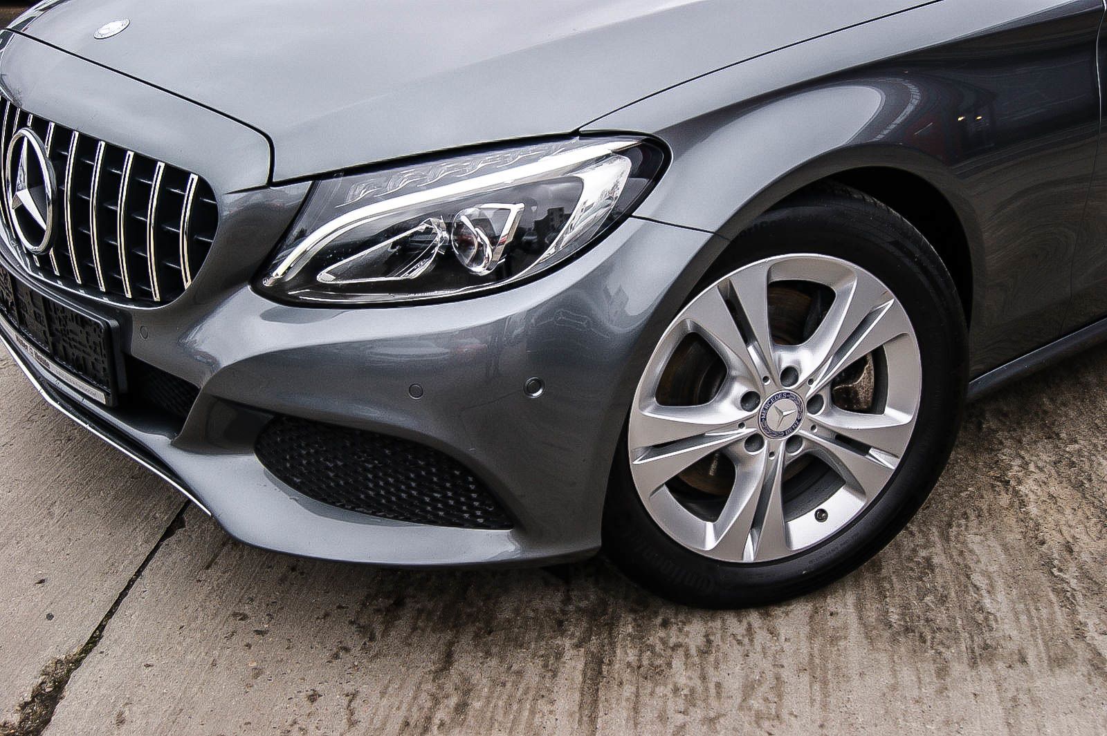 Fahrzeugabbildung Mercedes-Benz C 200 Coupe' Aut NAVIGATION PARKASSISTENT LEDER