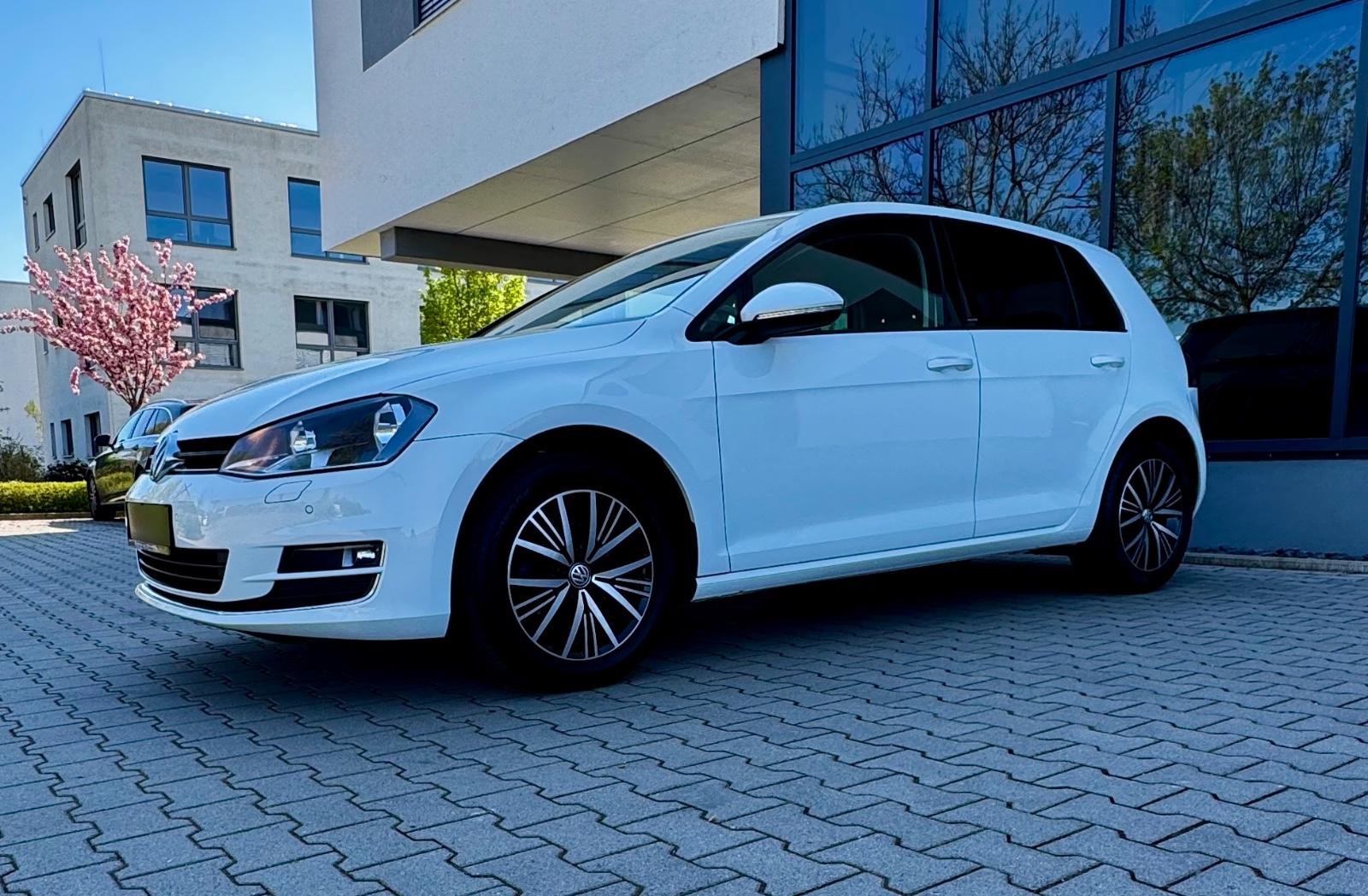 Volkswagen Golf VII ALLSTAR*WENIG KM*SHZ*PDC*TEL*KLIMA*TEMP