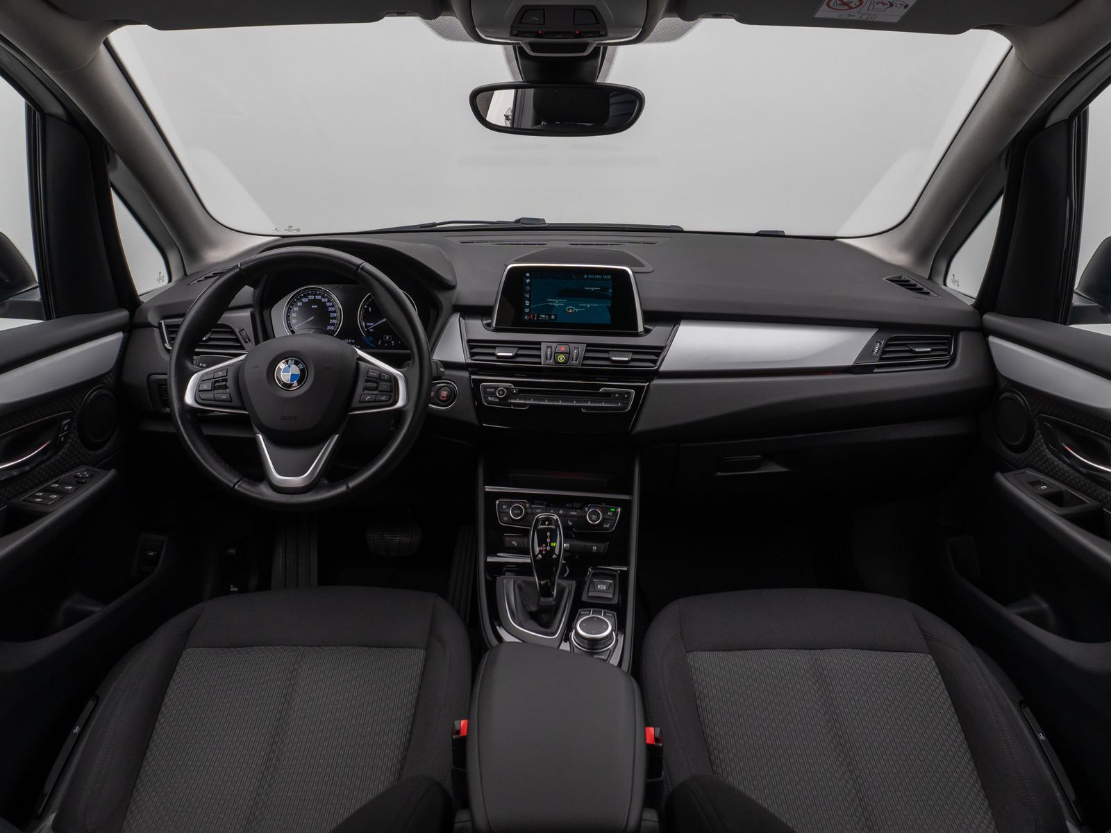 Fahrzeugabbildung BMW 218d Kamera Navi HiFi AHK LED Geschwindigkeitsre