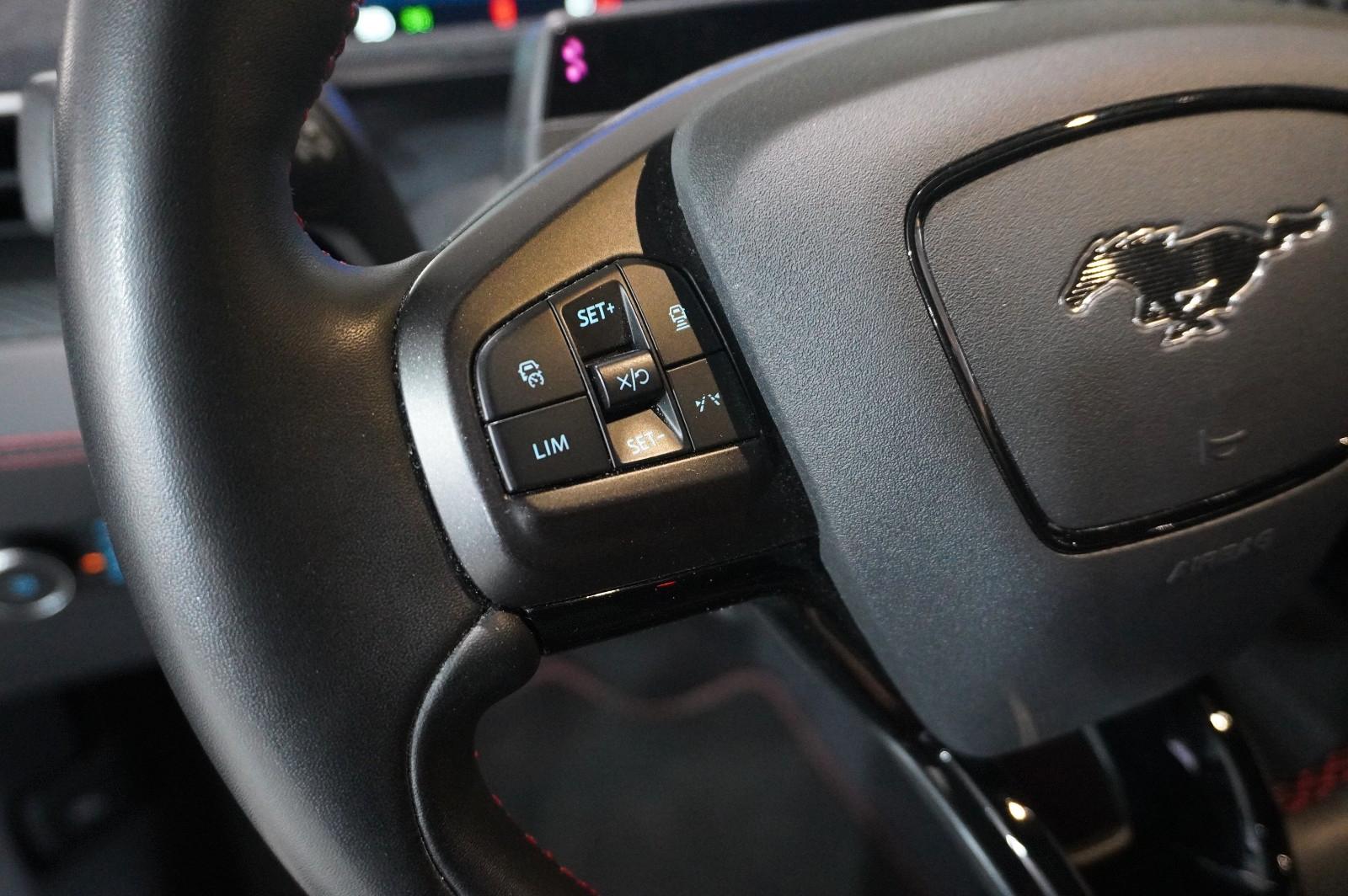Ford Mustang Mach-E PREMIUM AWD 99KWH NAVI/360°/AHK