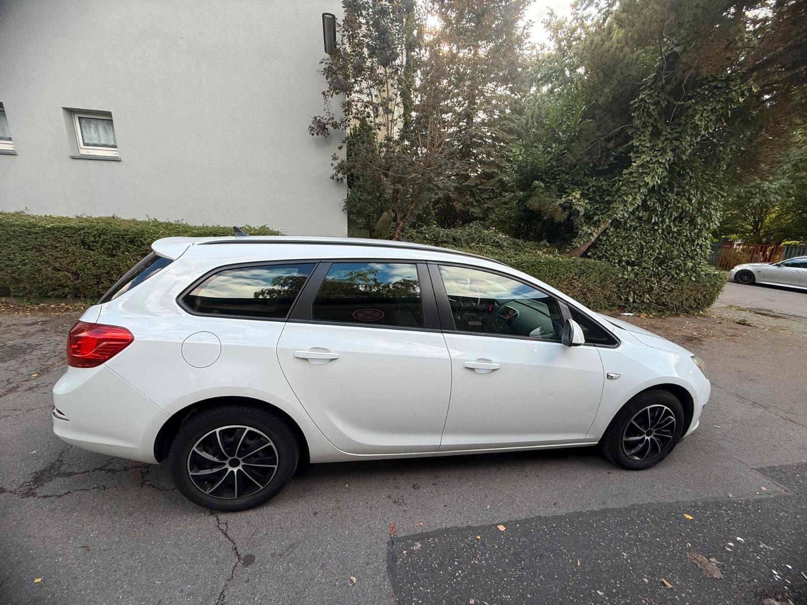Opel Astra 2015 — engine 1.598 cm³, 116 HP (85kW)
